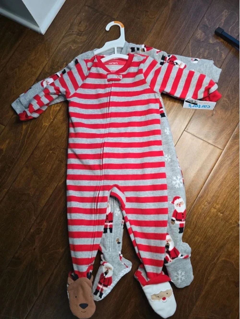 18m brand new christmas pajamas from carter's item. 237G6